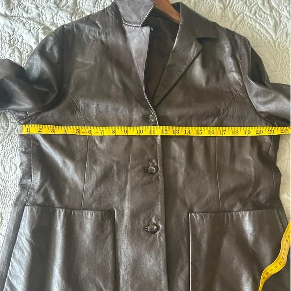 Boss by Hugo Boss women’s leather blazer/jacket. Dk brown 100% lamb skin. Nice!